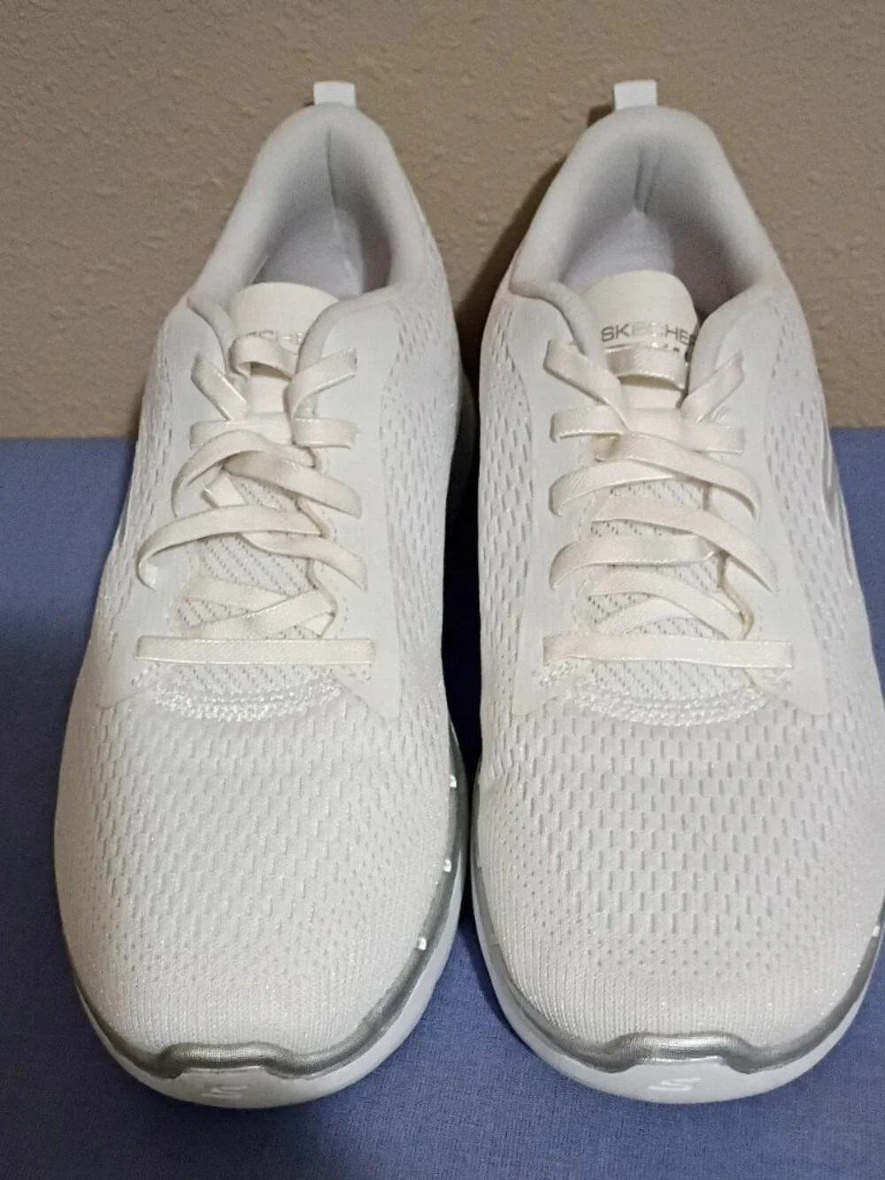 SKECHERS GO WALK Slip on Sneakers for women Size 10 White